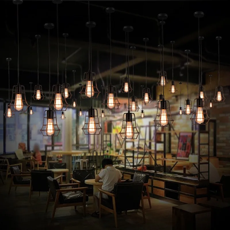 Светильник над баром. Светильники в стиле лофт над баром. Лампы bar. Стиль лофт лампочки эдисона бар. Лампочки над барной стойкой.