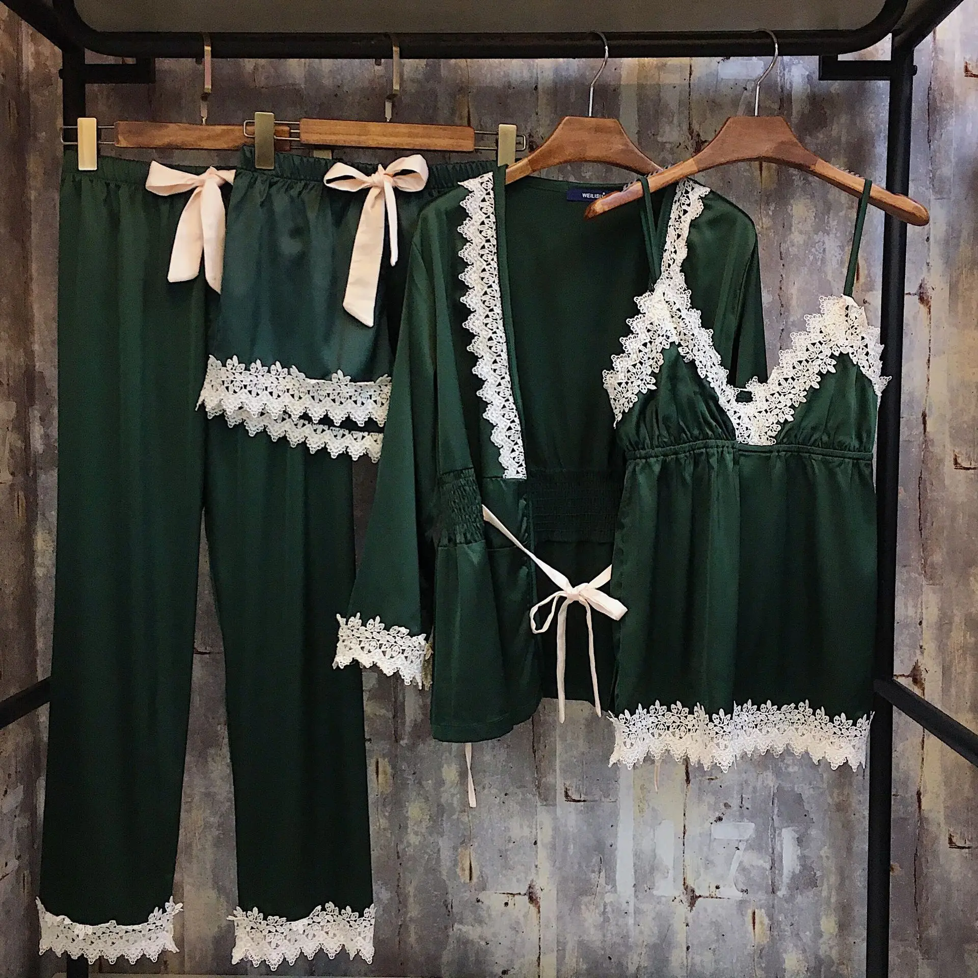 Высококачественная уличная кружевная сатиновая одежда для дворца, четыре комплекта весенне-осенних новых продуктов, Женская домашняя одежда, тонкая сексуальная пижама - Цвет: Green