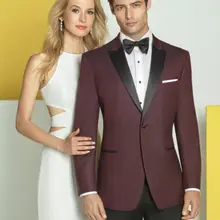 Костюмы на заказ для свадьбы бордовые приталенные смокинги блестящий воротник