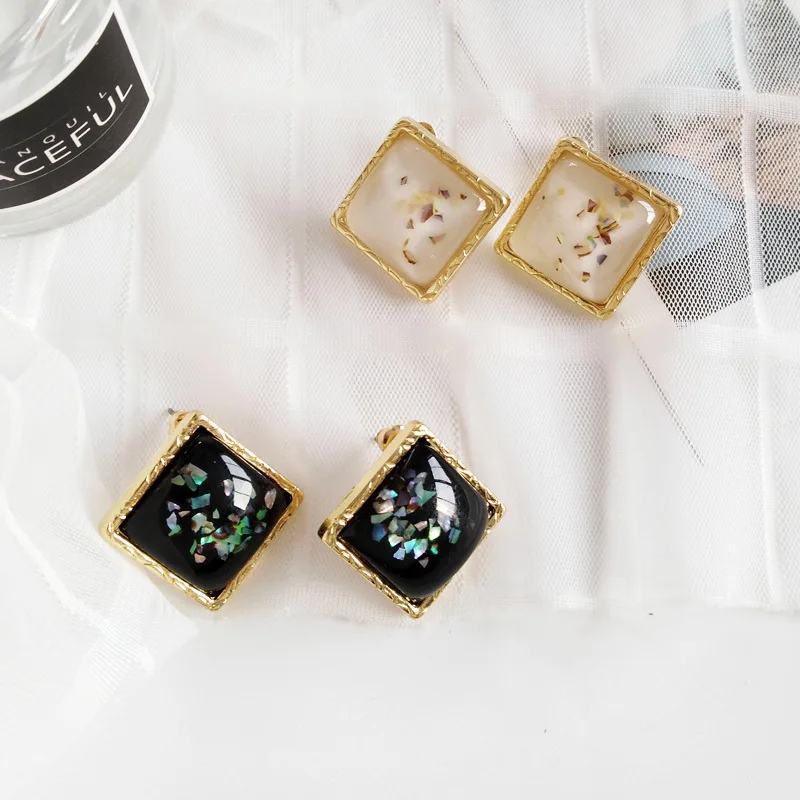

Vintage Simple White Square Shiny Geometric Clip Earring Resin Temperament Fashion Non Pierced Earrings