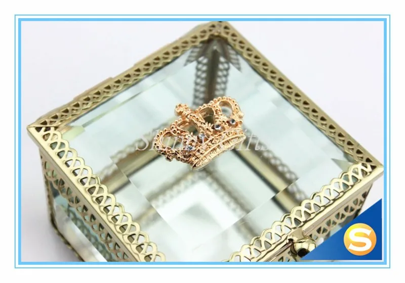 Gold trinket box (3)