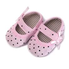 Очаровательная хлопковая обувь в горошек детская розовая весенне-Осенняя детская кроватка для малышей от 0 до 18 месяцев