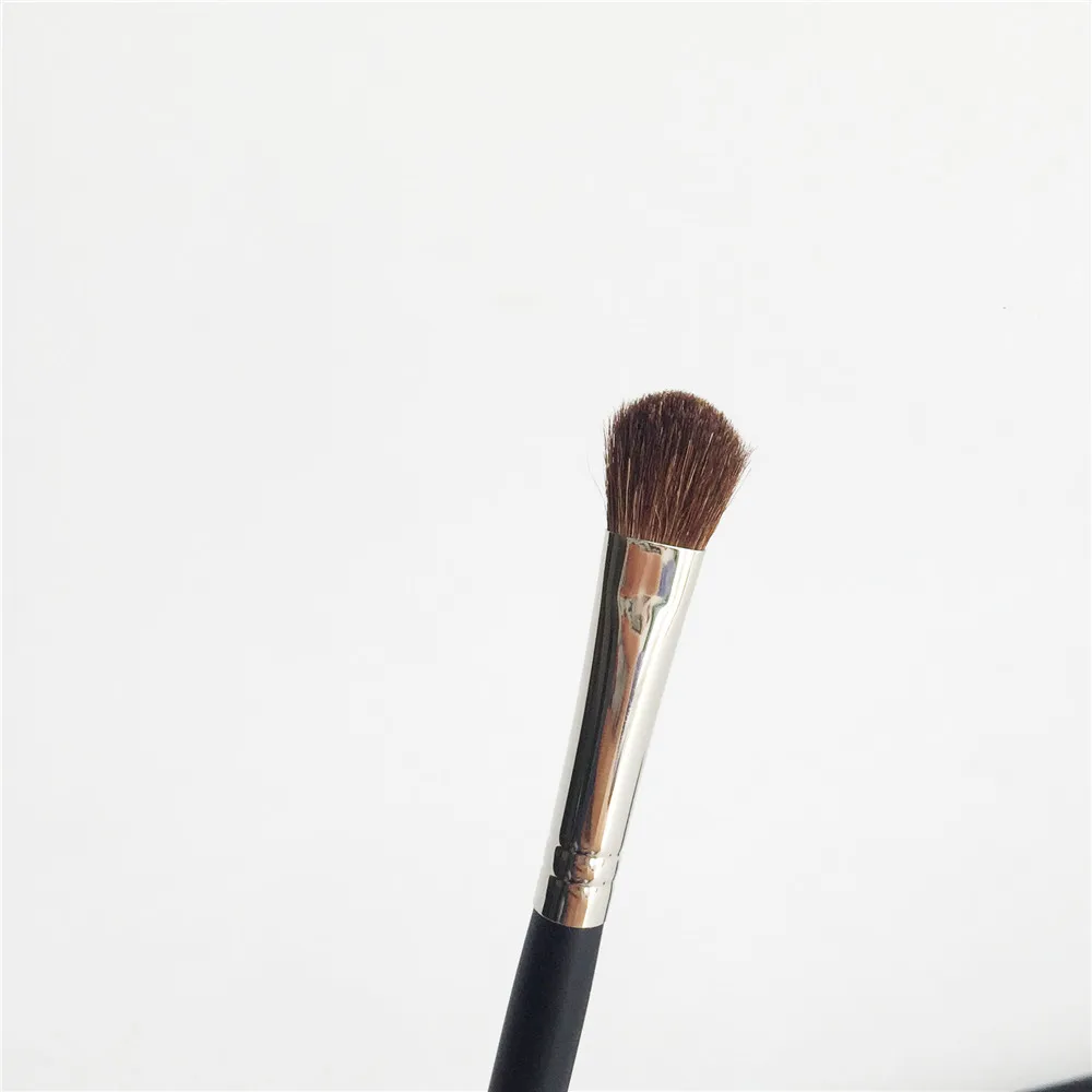 INGLOT 16PP Eyeshadow Brush _ 1