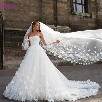 

Sexy Scoop Neck Appliques Half Sleeve A-Line Wedding Dress 2020 Luxury Beaded Court Train Flowers Princess Bride Gown Plus Size