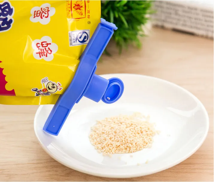 

Portable Family Tool Food Fresh Plastic Bag Sealing Clip Innovative sealing the discharge nozzle household products KitchenTools
