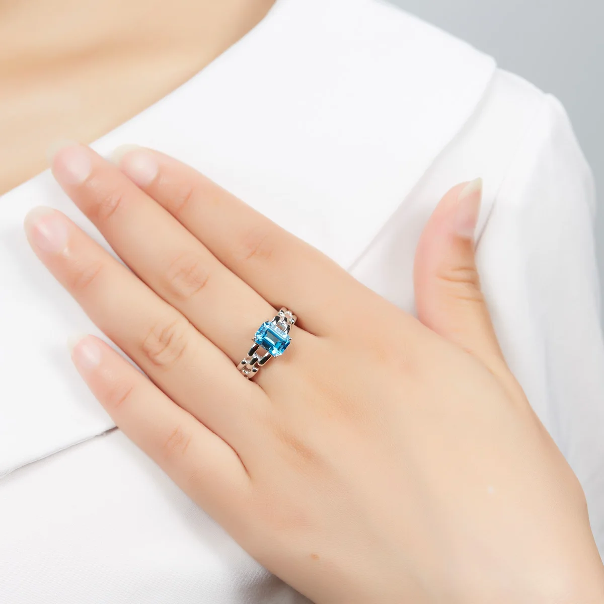 

Hutang 1.81ct Genuine Swiss Blue Topaz Ring Solid 925 Sterling Silver Gemstone Fine Jewelry Rings for Women Wedding Engagement