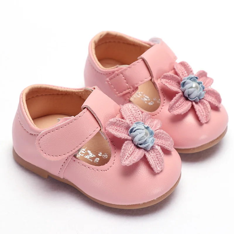 Новые весенние однотонные Кожаные туфельки на плоской подошве для маленьких девочек; свадебные туфли принцессы с цветочным узором в римском стиле для девочек 6 месяцев 1 2 3 лет