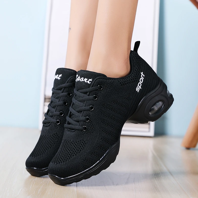 

YRRFUOT Sneakers For Women Light Outdoor Solf Shoes Woman Vulcanized Shoes Zapatos Mujer Women Sneakers Flyknit