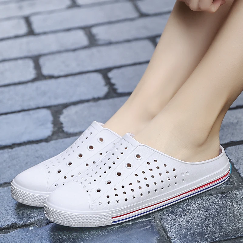 

2019 Summer Men's Crocks Clogs Sandals EVA Lightweight Beach Slippers For Men Women Unisex Garden Clog Shoes Crok Adulto Breatha