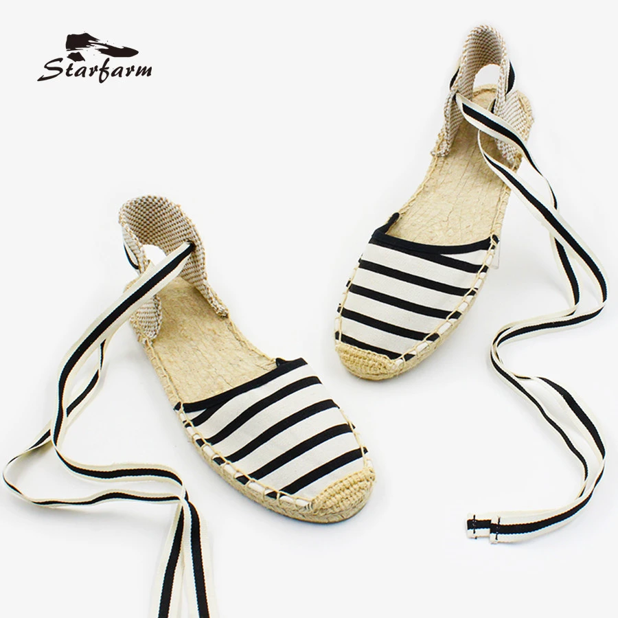 sapato listrado preto e branco