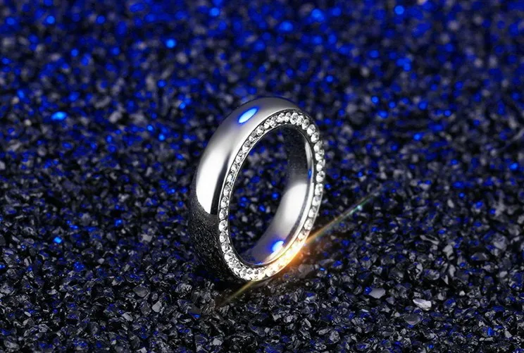 Новинка, простое кольцо из титановой стали, гладкое боковое кольцо с кристаллами из австрийского стекла для женщин, модное ювелирное изделие, обручальное кольцо