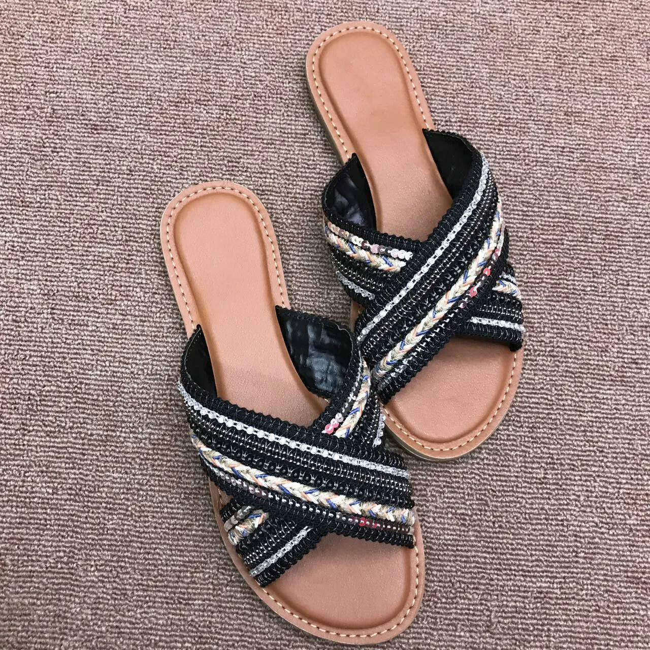 

2019 Foreign Trade Fashion Women Slippers Non-slip Flat Bottom Slides Comfortable Cross with Wild Female Slippers Size 36-41