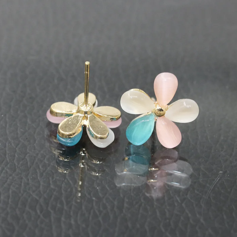 

5 Leaf Clover Flower Golden Fancy Clear Opal Stud Earrings for Women Fashion Ear Piercing Jewelry