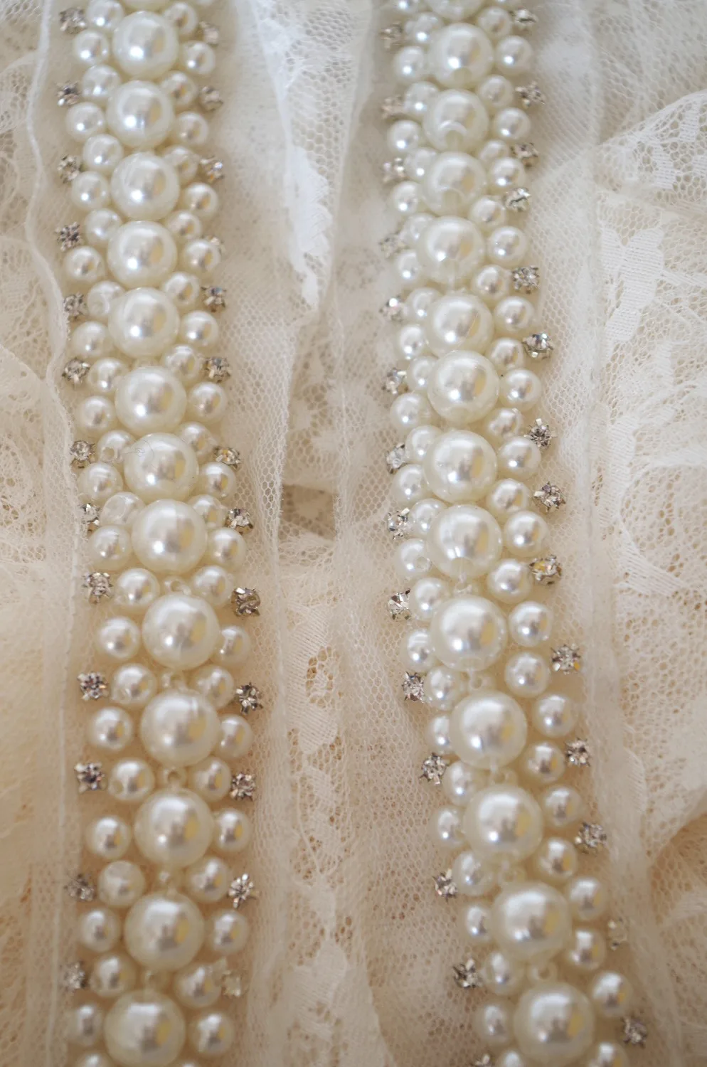 5 MTR SOFT RED PEARL BEADED BRIDAL//DECORATION TULLE FABRIC..60/" WIDE £49.99