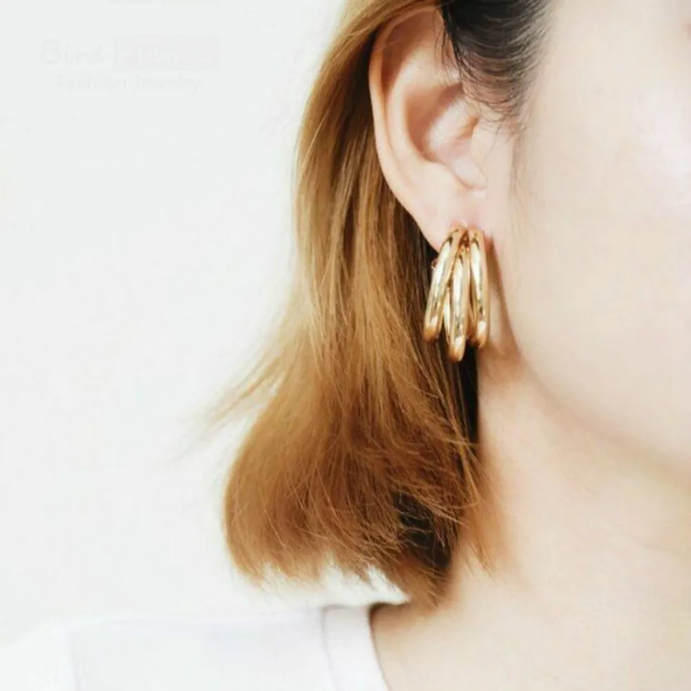 

Hot Sale New Fashion Trend Earrings 2019 Brincos Oorbellen Simple Metal Wind Letter Round Shape Hoop Earrings For Women Gift