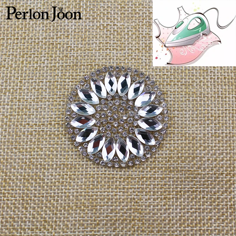 

5 PCS 1.57*1.57 inch round flower Rhinestone Hot-fix Patches Crystal applique decoration in the wedding clothes shoes TJ 011