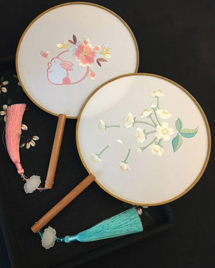 

Chinese Wind Hand Fan Retro Ancient Art HanFu Traditional Chinese Clothing Embroidery Fan Rabbit Round Dance Hand Held Fan