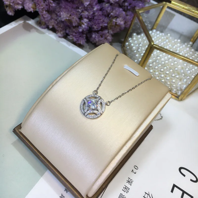 

S925 Sterling Silver Necklace Rhinestone Cutout Round Pendant Fashion Sterling Silver Necklace for Woman