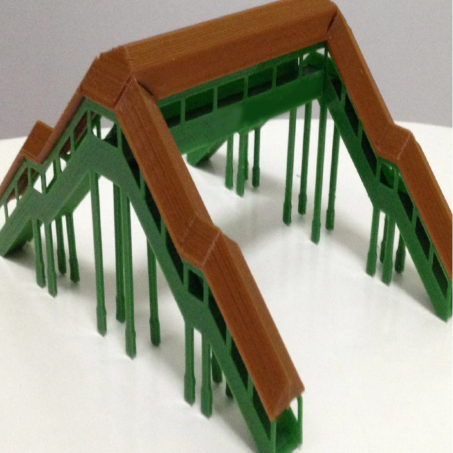 

1:160 Scale pedestrian bridge model with cover at the top for railway model train layout