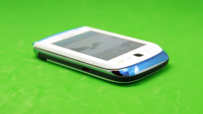 Оригинальный мобильный телефон BlackBerry 9800 смартфон OS разблокированный 3G Wi Fi Bluetooth