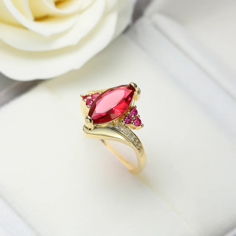 Oval shape thin and glossy personality wedding ring