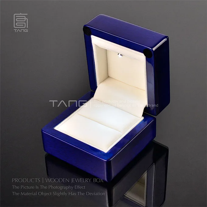 

Top Marriage Proposal Ring Box Red Piano Lacquer Wooden Ear Studs Box Romantic Ring Gift Boxes 160 With Size 10*10*6 cm W025