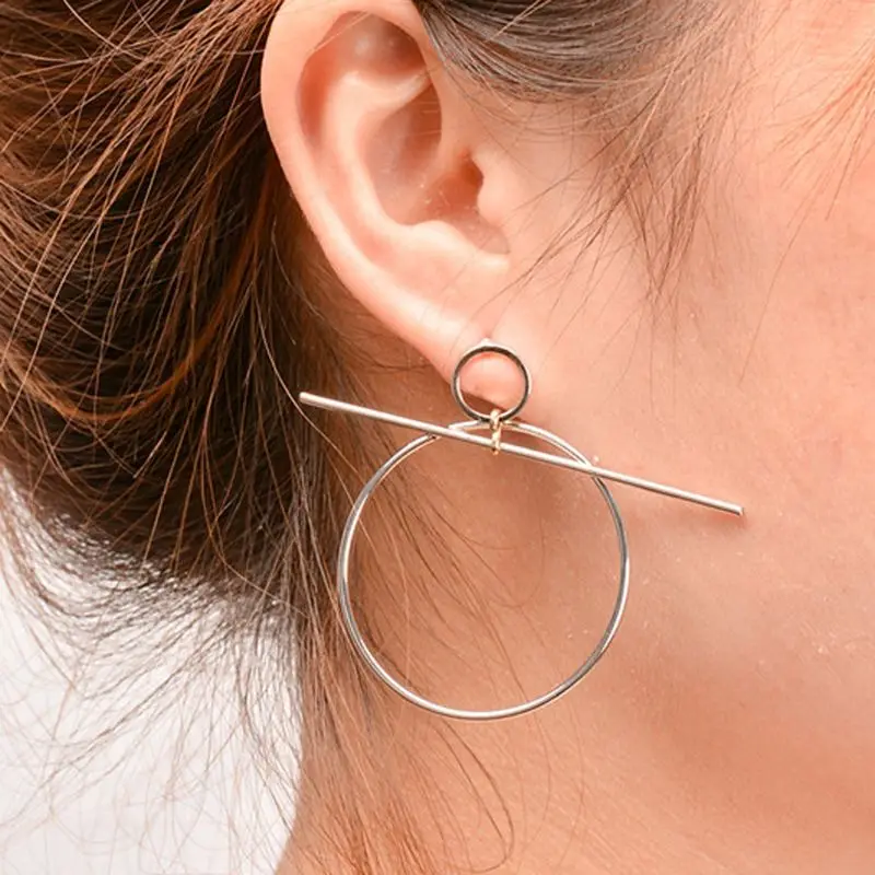 

Round Silver Circle Plated Gold Geometric Earrings Pendants For Women Swings Simple Personality Earring Wholesale