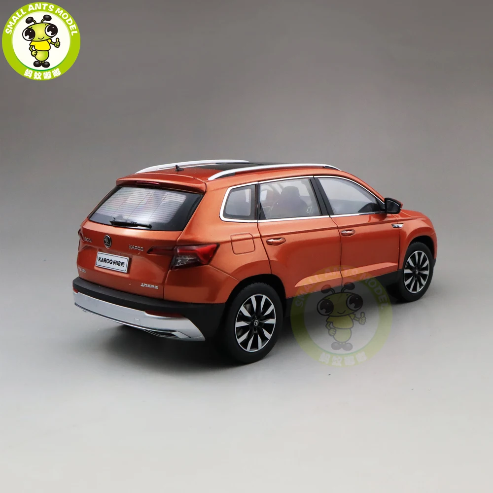 1/18 Skoda KAROQ SUV литая модель металлическая модель автомобиля SUV игрушки подарок для мальчиков и девочек коллекция хобби оранжевый