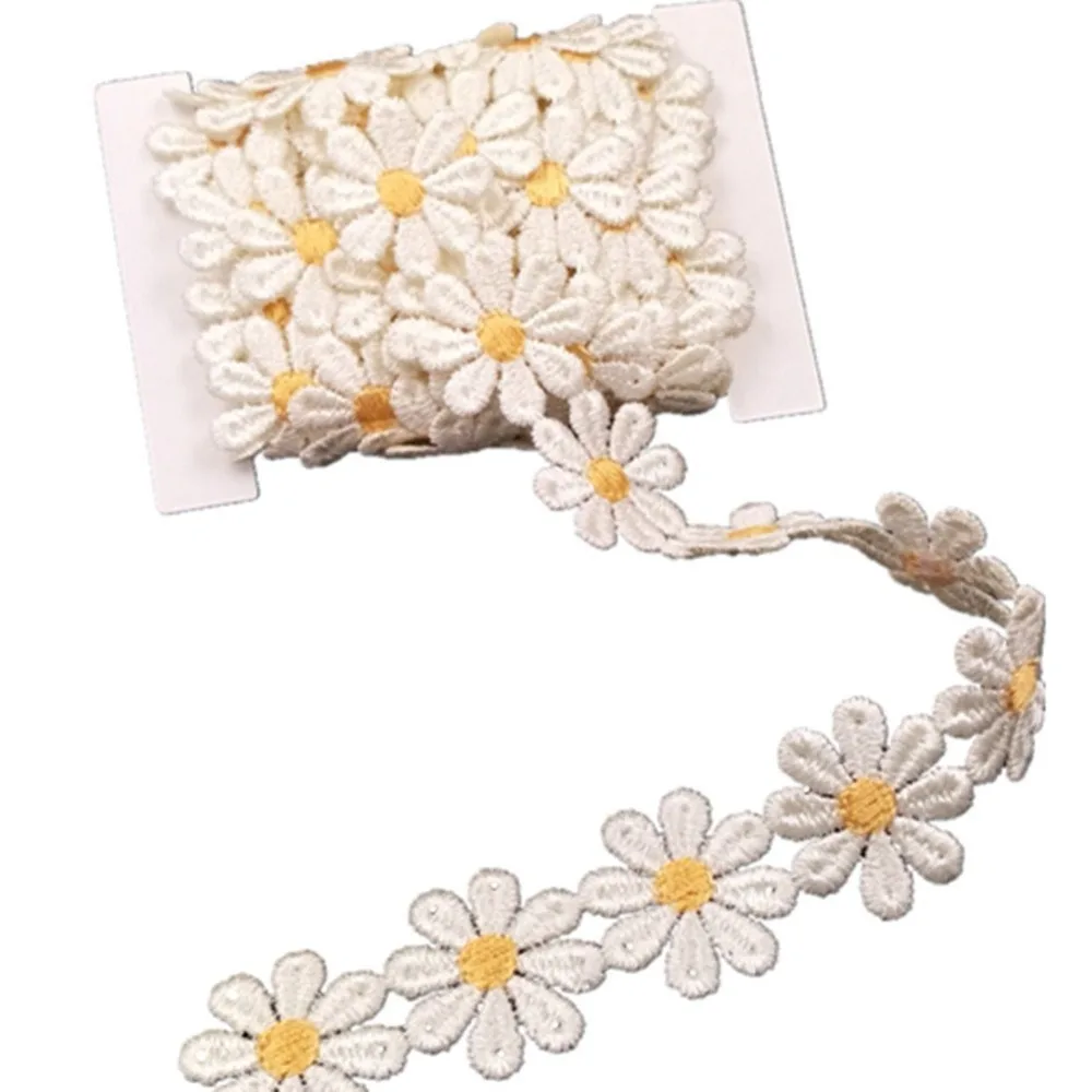 25mm White Guipure Lace Ribbon Sew On Flower with Yellow Middle for Embroidery and Craft 7LS10 | Дом и сад