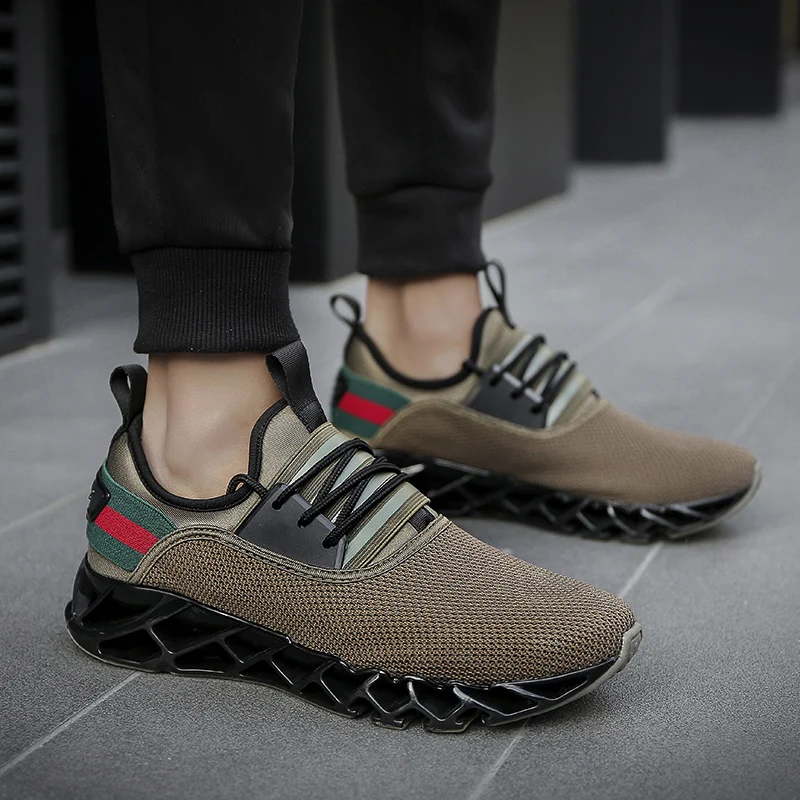 Men Big Size Black Sport Running Shoes Breathable Anti-skid Blade Sneakers For Men Spring Outdoor Tourism Walking Male Shoes Hot