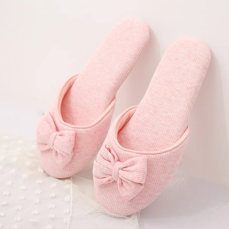Милые зимние женские домашние шлёпанцы для ванной с бантиком домашние хлопковые тёплые туфли для гостей с мягкой подошвой обувь на низком каблуке Рождественский подарок