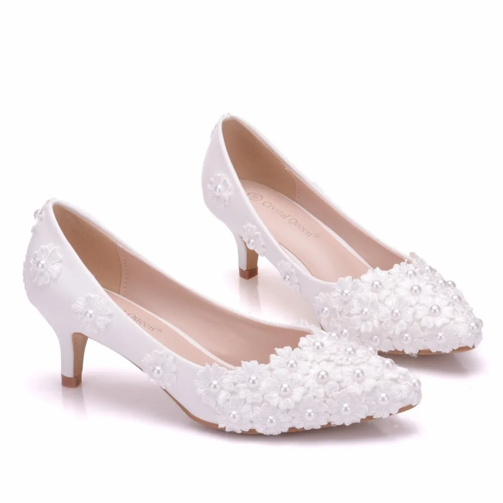 

2019 HOT White Flower Lace Wedding Shoes Low-Heeled 5CM Pearl Bridal Shoes Princess Pumps Platform Shoes Women Plus Size 34-43