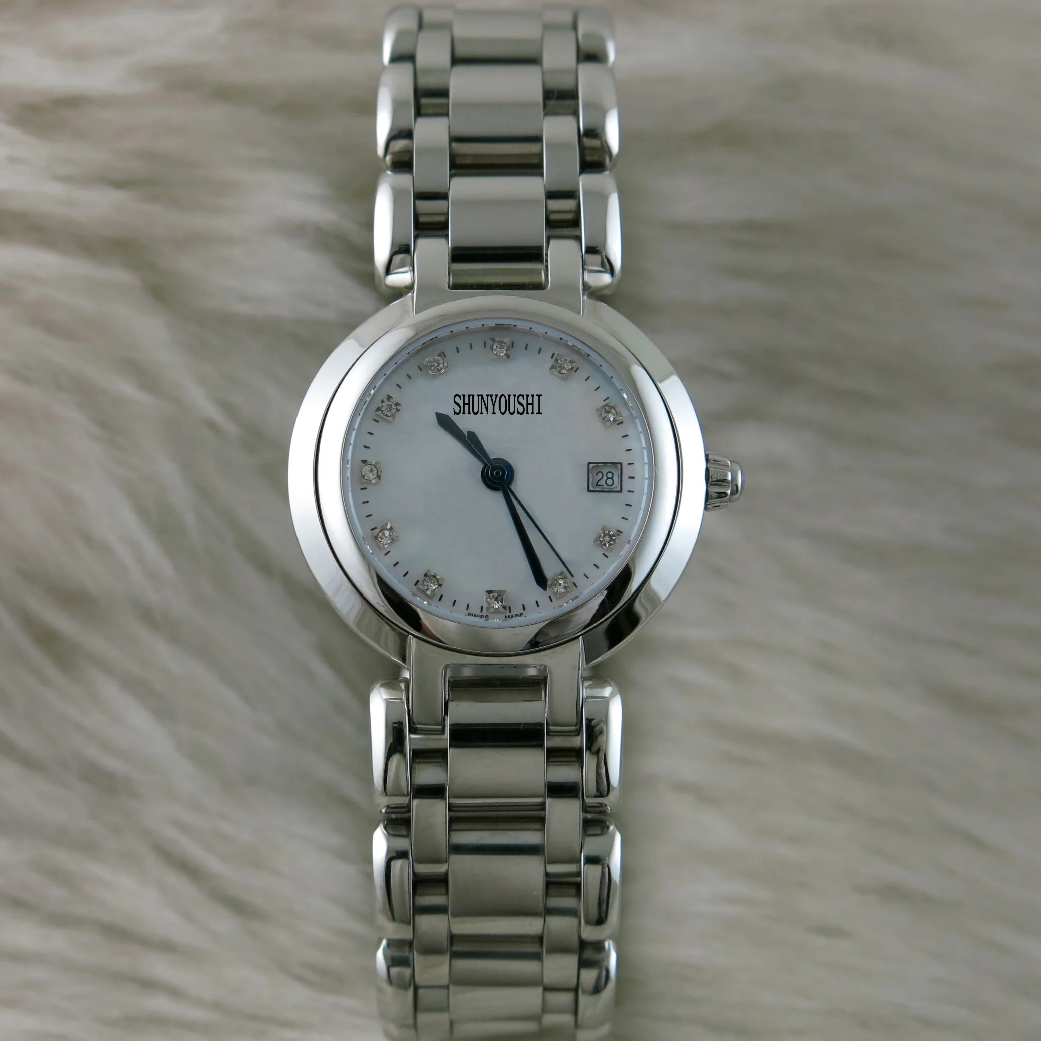 

A05119 Women's Watches Top Brand Runway Luxury European Design Quartz Wristwatches