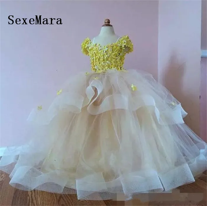 Real Image Puffy Ball Gown Little Flower Girls Dresses for Wedding Yellow Flower Ruffles Tiered Kid Pageant Dress Communion Gown цена Real Image Puffy Ball Gown Little Flower Girls Dresses for Wedding Yellow Flower Ruffles Tiered Kid Pageant Dress Communion Gown цены онлайн