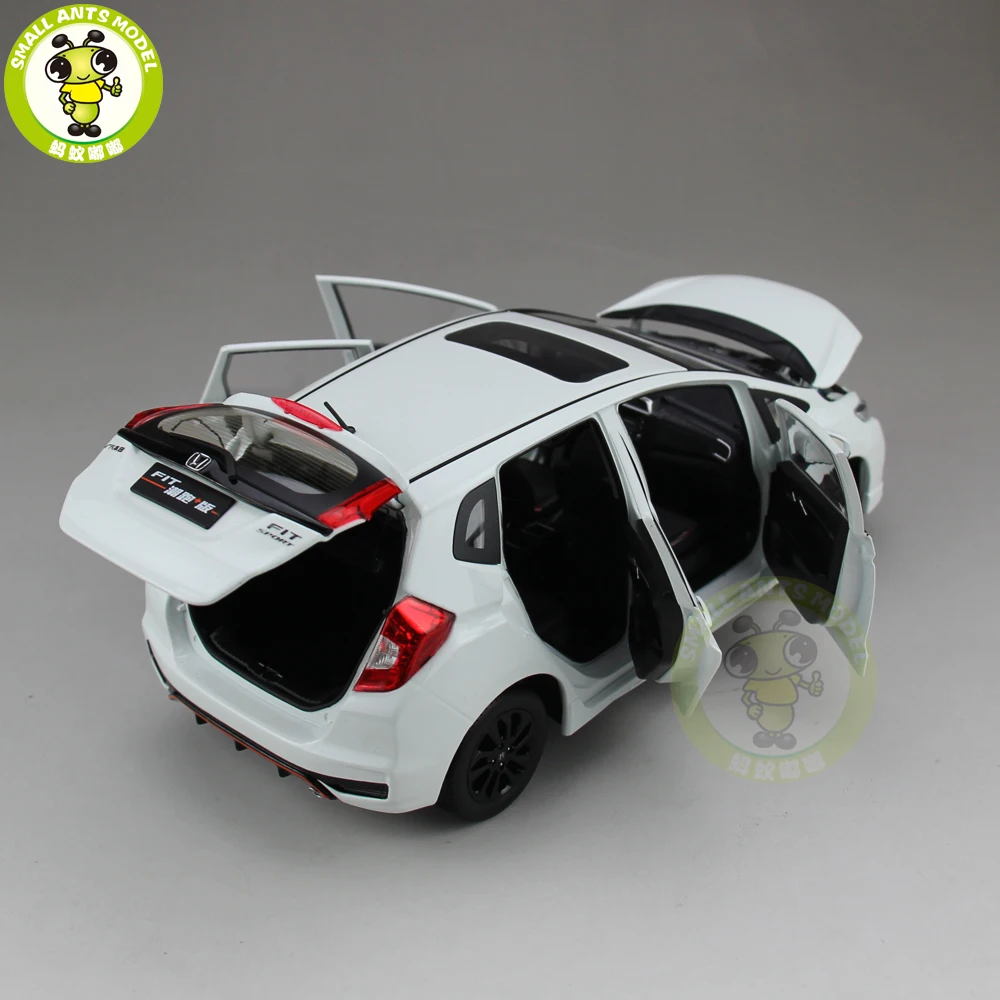 1/18 FIT Sport литая под давлением Металлическая Модель автомобиля игрушки для мальчиков и девочек Коллекция подарков хобби белый