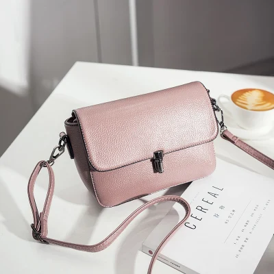 

female 2017 new female new Korean hot fashion small square bag simple wide shoulder strap lock buckle shoulder handbag Messenger