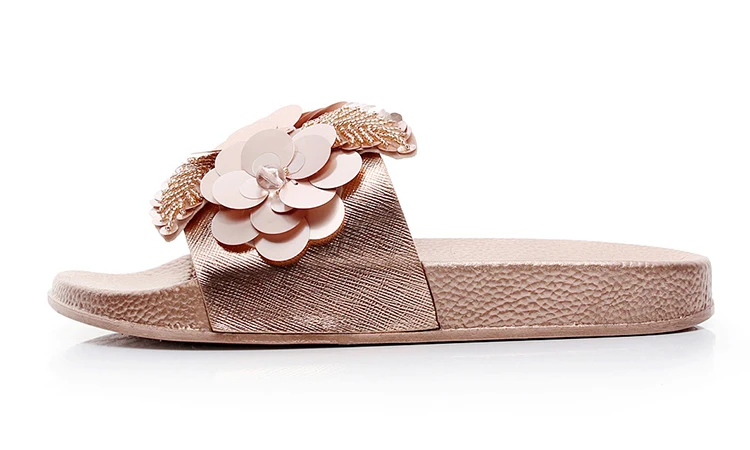 8076781663_1557642219