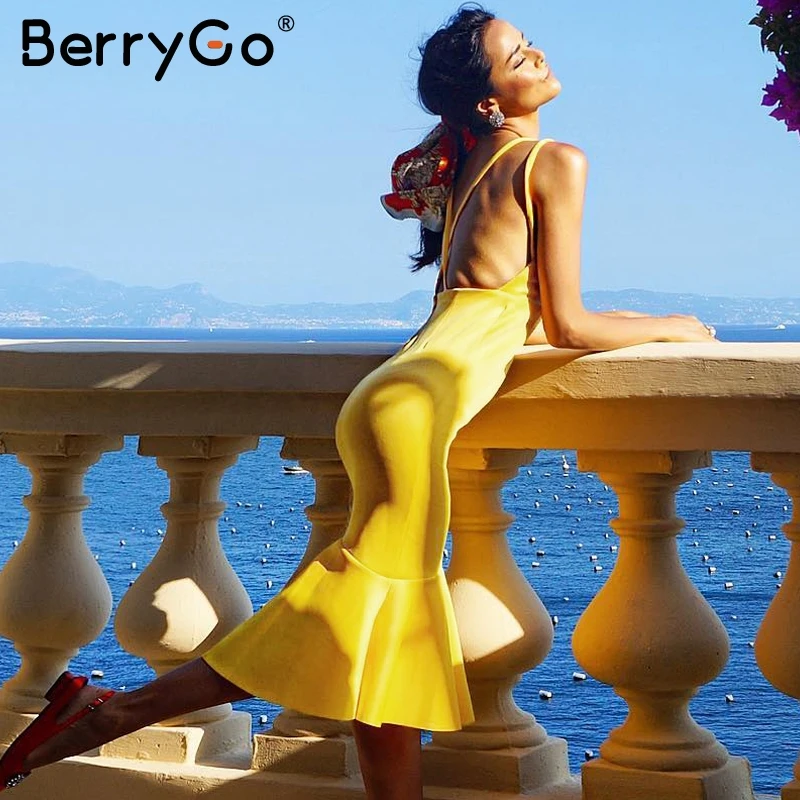 Женское платье с открытой спиной BerryGo Осеннее облегающее v образным вырезом и