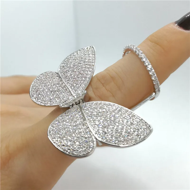 

Fashion new party Queen Butterfly ring that will shoot wings Female model