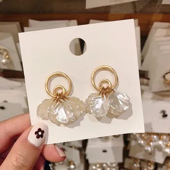 

2019 New Arrival Shell Trendy Geometric Women Dangle Earrings Golden Shell Petal Eardrop Bohemian Drop Earrings