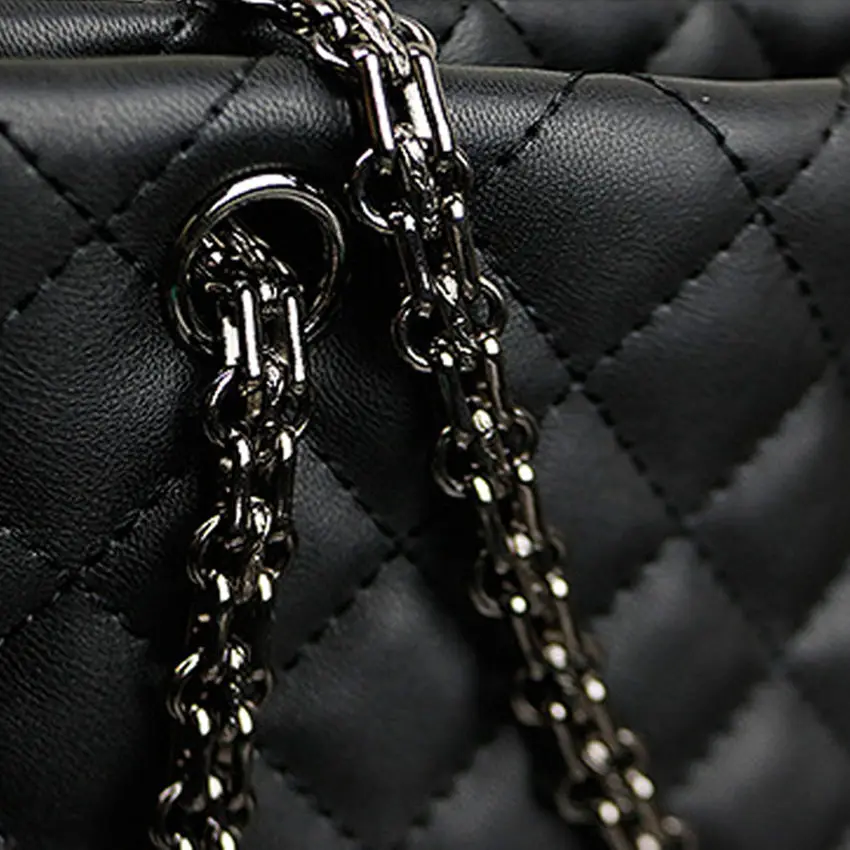 chain handle tote bag