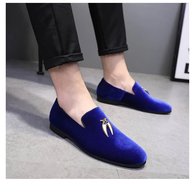 

Black Red Blue Velvet Mens Casual Wedding Flats Loafers Shoes 2018 Autumn Male Loafers Shoes Mujers Driving Shoes Studs Flats