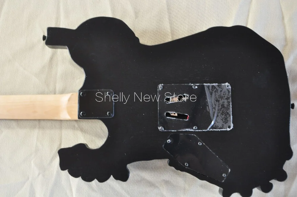 シェリーニューストアカスタムブラックスカルボーン刻まれたボディ