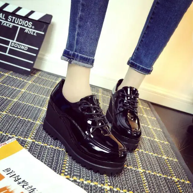 En angleterre Petites Nouvelle Épaisses Femmes Sauvages Semelles Cuir Rétro Ronde Chaussures De À Printemps Rouge Noir Tête Verni vin xBz8Ywqc