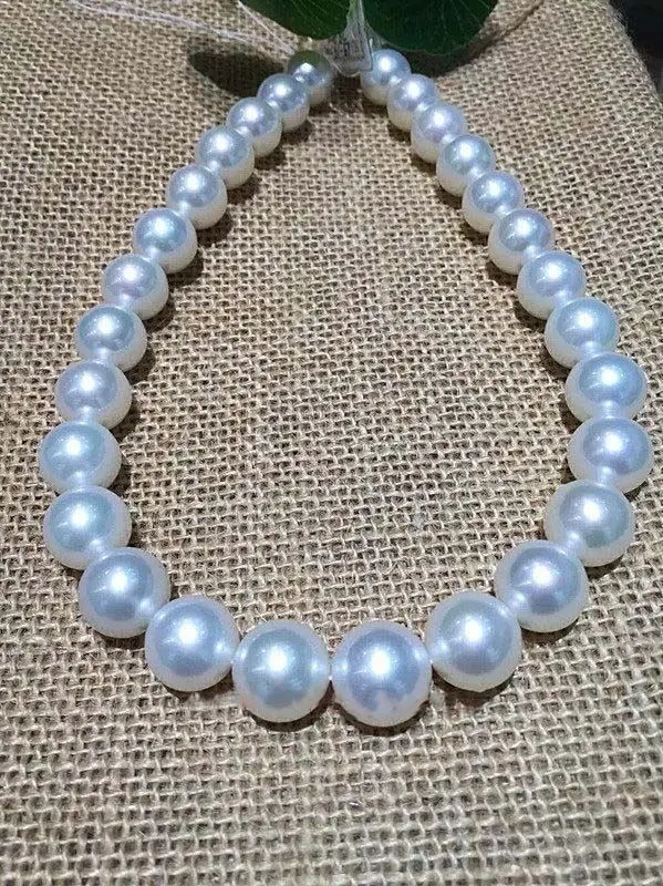 

Free Shipping >>>>>gorgeous 12 mm Australian south seas white pearl necklace 18 inch 14K