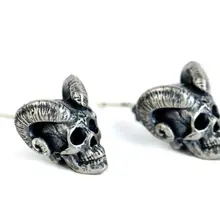 Серьги-гвоздики Regalrock в стиле стимпанк gemsбок с креплением в виде рога скелета головы козла демона самурая рамна черепа