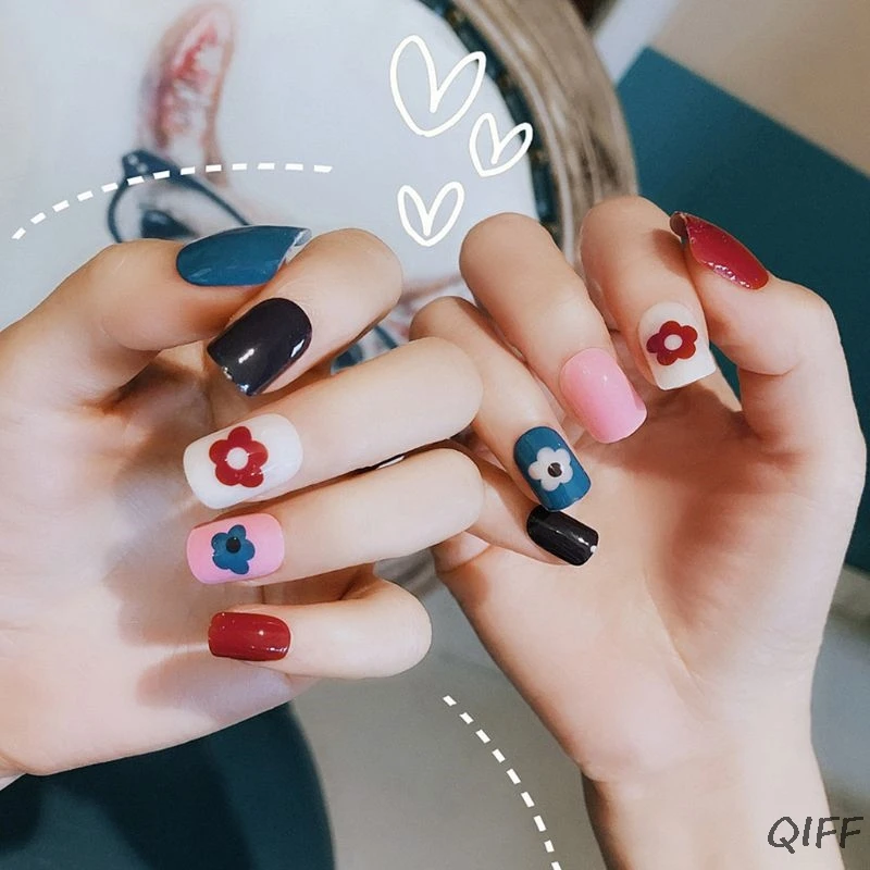 

24pcs/set Acrylic Fake Fingernails Ins Rendering False Nails Simple Flower Women Full Nail Tips Patch Short Nail Sticker