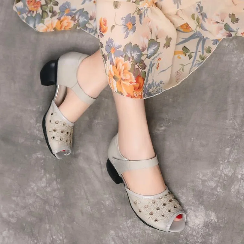 

Women Thick Heels Sandals Spring Summer Women Shoes Genuine Leather hand-woven hollow Cover Toes Comfortable Women Sandal