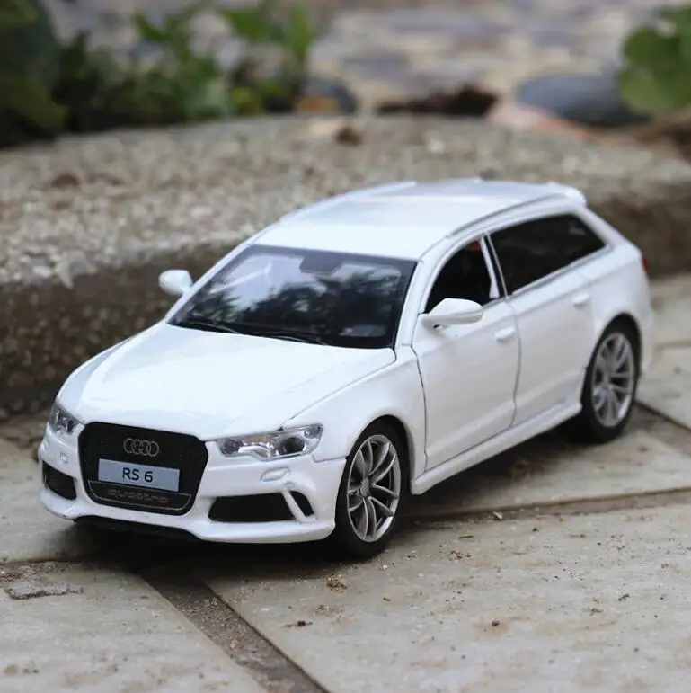 1/32 Diecasts & Toy Vehicles RS6 модель автомобиля со звуком и светом коллекционная машинка