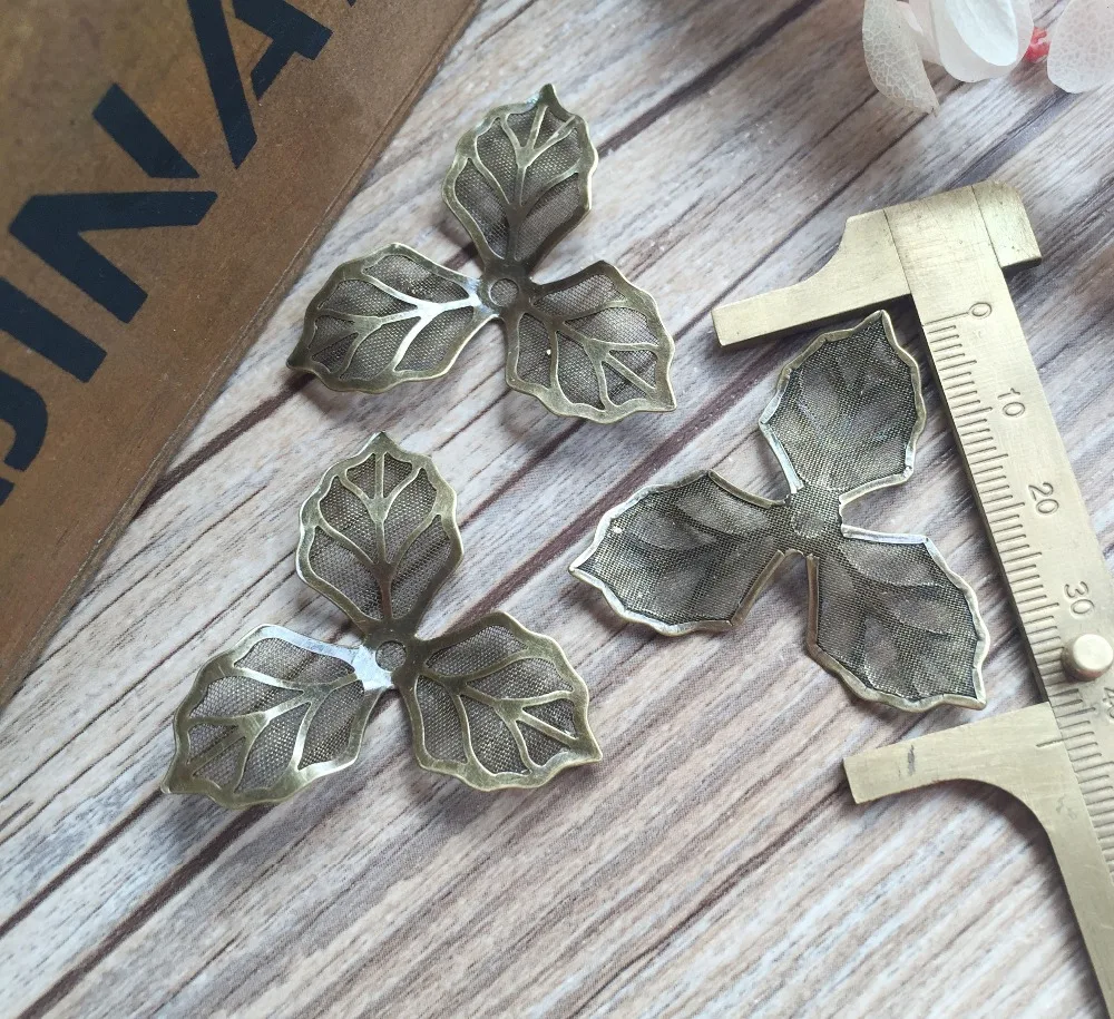 Бесплатная Доставка! 45 мм античная бронза три листа медная сетка цветок Металл кулон-филигрань штамповки прокладку для изготовления